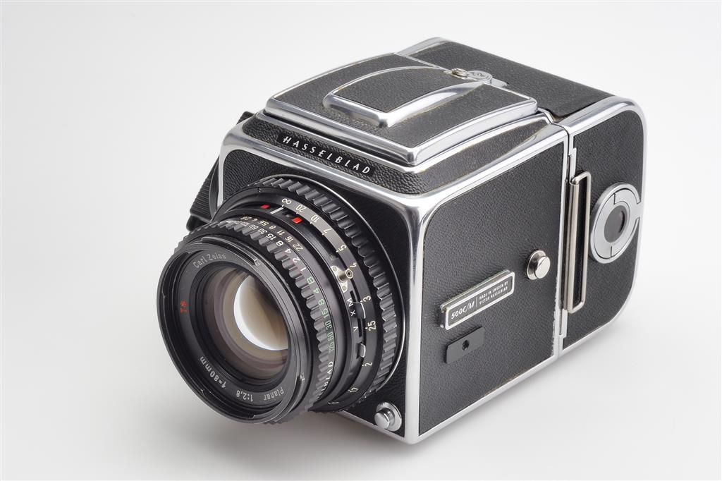 2110000767143_20095_2_hasselblad_500_cm_chrome_outfit_w_planar_2880mm_t__box_72325233.jpg