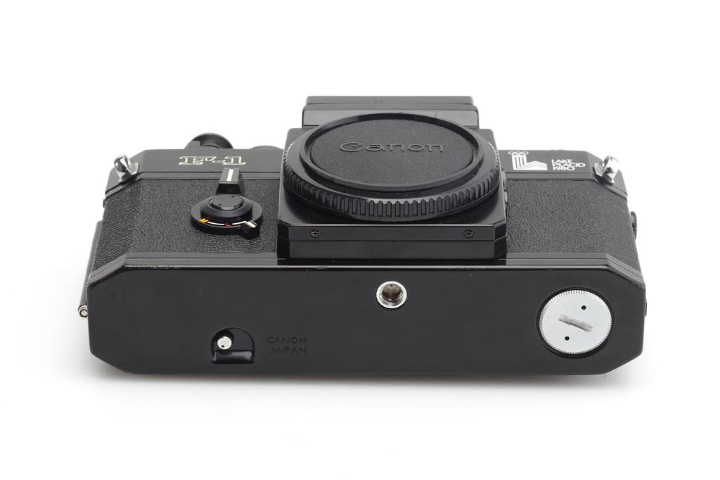 Canon F-1 ブラック LAKE PLACID 1980 Canon F-1 Lake Placid 1980 Winter Olympics Edition | Chasing