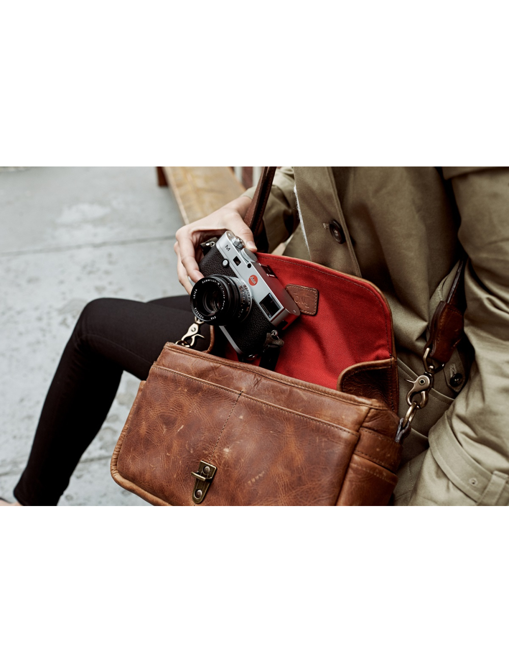 ONA The Bowery カメラメッセンジャーバッグ アンティークレザー The ONA Bowery camera bag and insert
