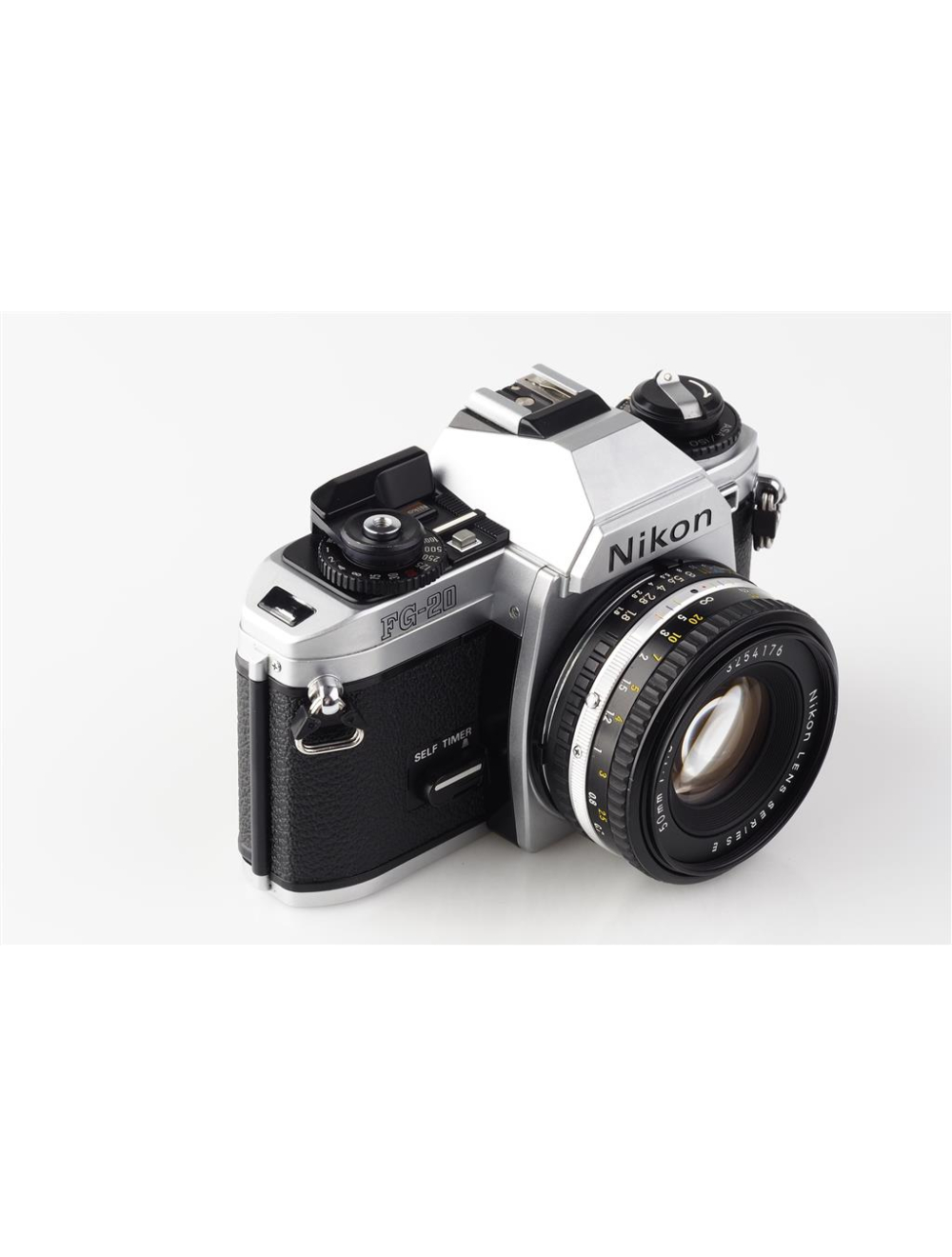 Nikon FG-20 Chrome w. 1.8/50mm Nikkor Series E #3275920 | JO GEIER