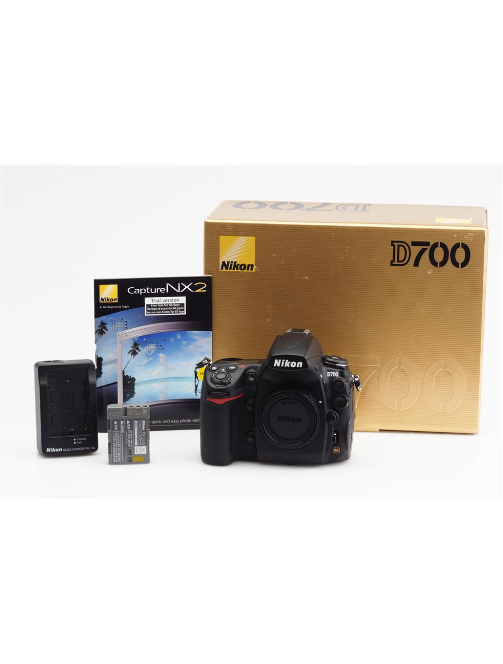 Nikon D700 Body w. MB-D10 & Box | JO GEIER