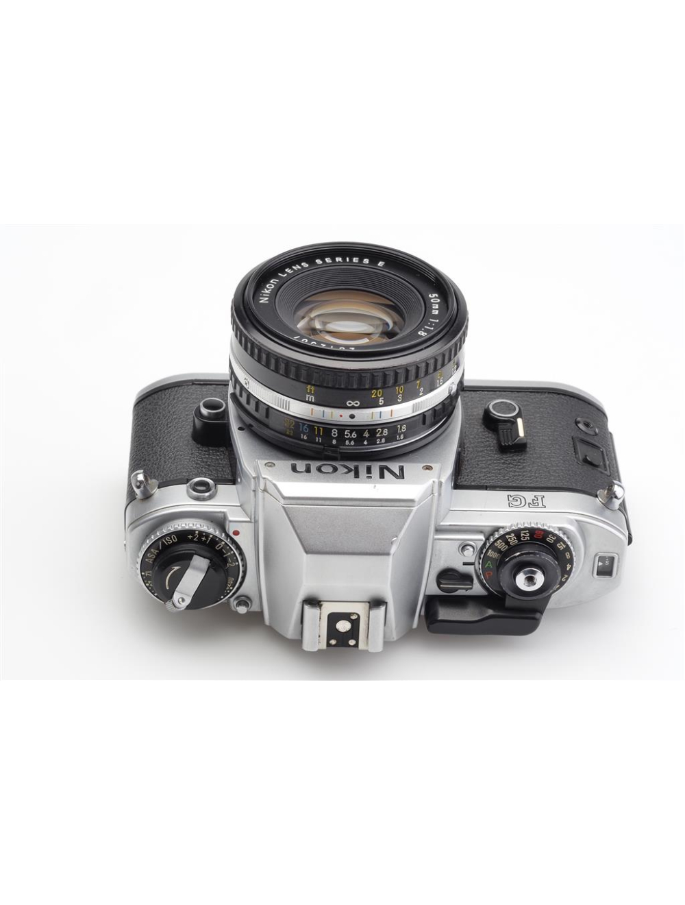 Nikon FG Chrome w. 1.8/50mm Series E #8802829 | JO GEIER