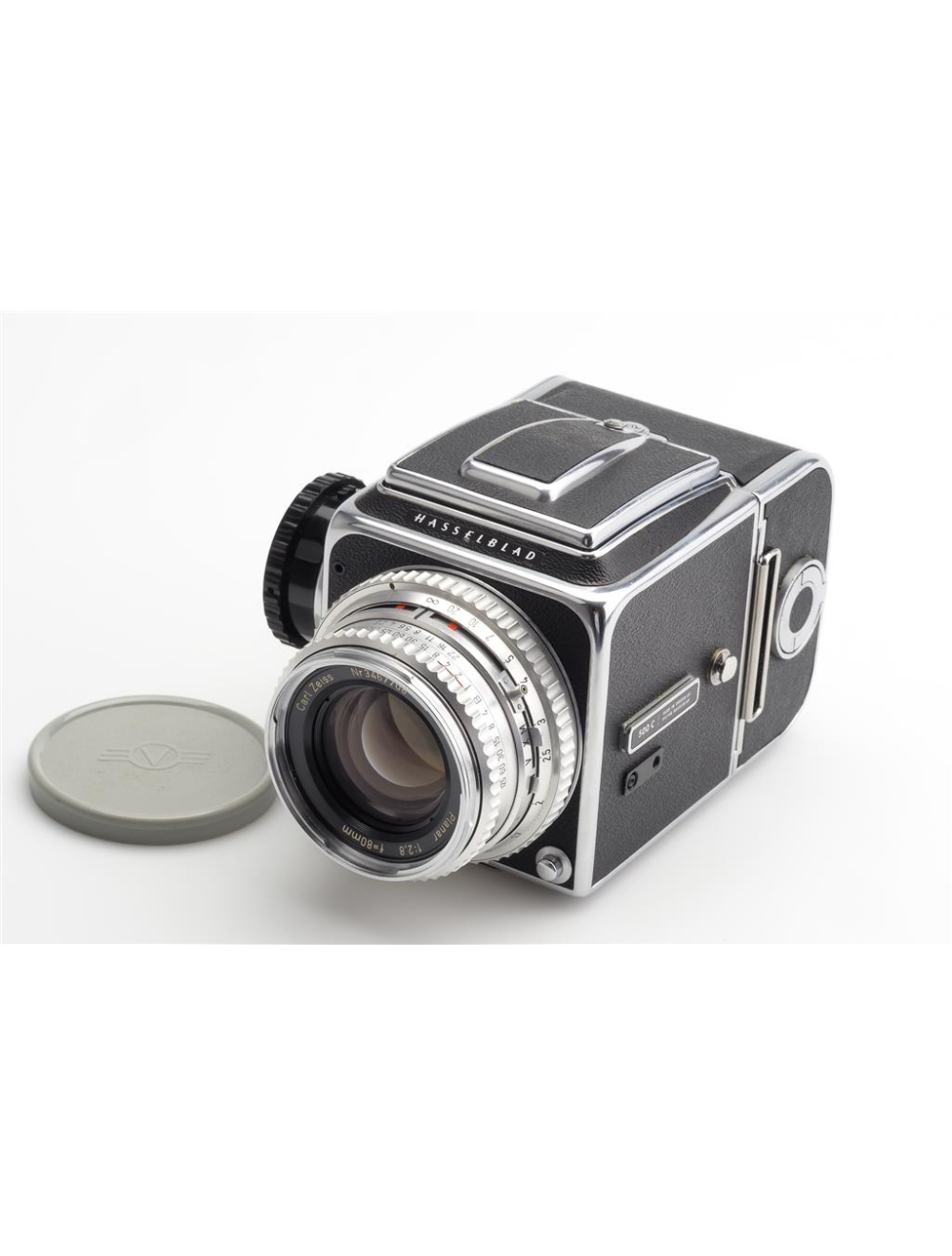 Hasselblad 500 C Chrome w. 2.8/80mm Planar & Mag. 12 | JO GEIER