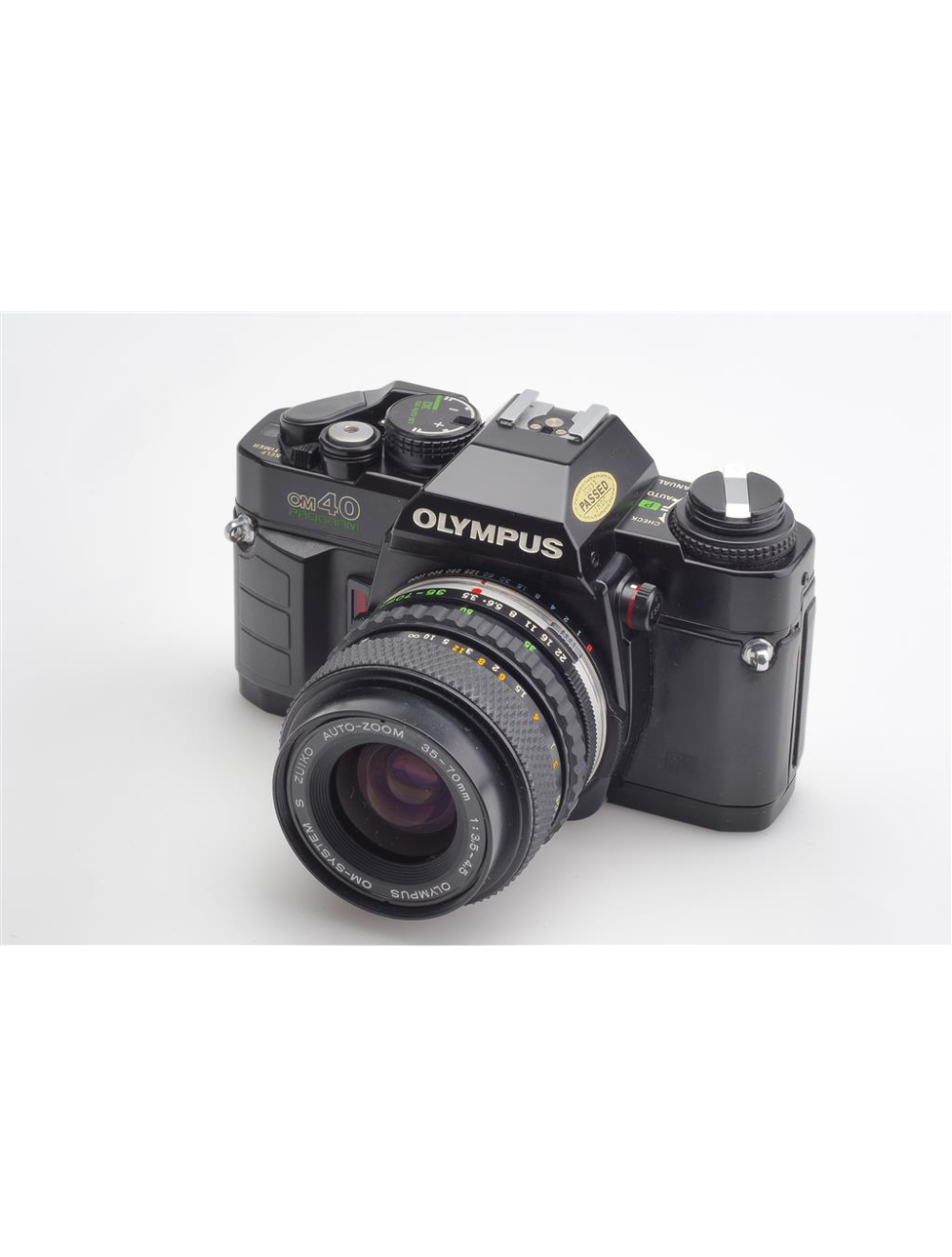 Olympus OM40 Program w. 3.5-4.5/35-70mm S Zuiko Auto-Zoom | JO GEIER