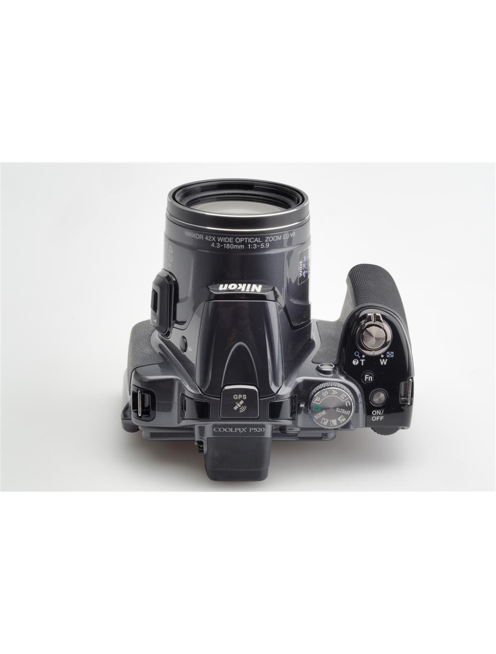 Nikon Coolpix P520 w. 3-5.9/4.3-180mm & Case & Charger | JO GEIER