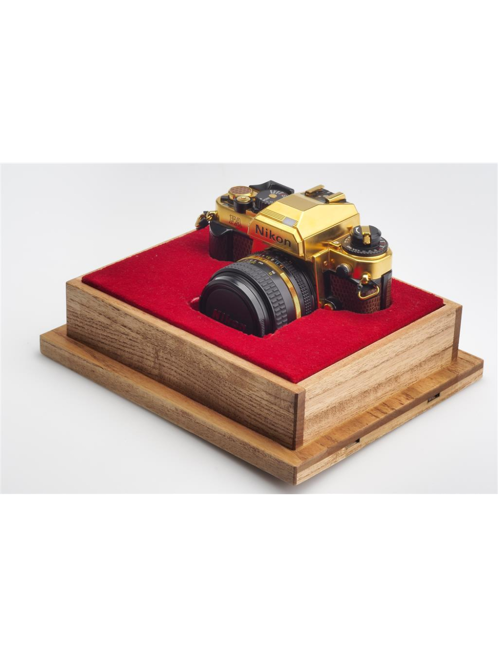 Nikon FA Gold 'Camera Grand Prix '84' w. Box | JO GEIER