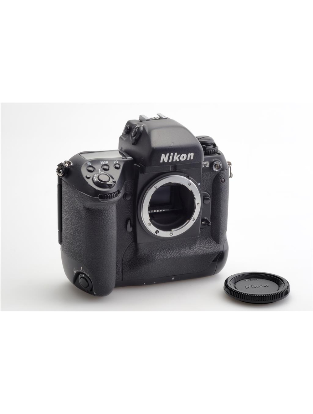 Nikon F5 Body w. Strap #3026391 | JO GEIER