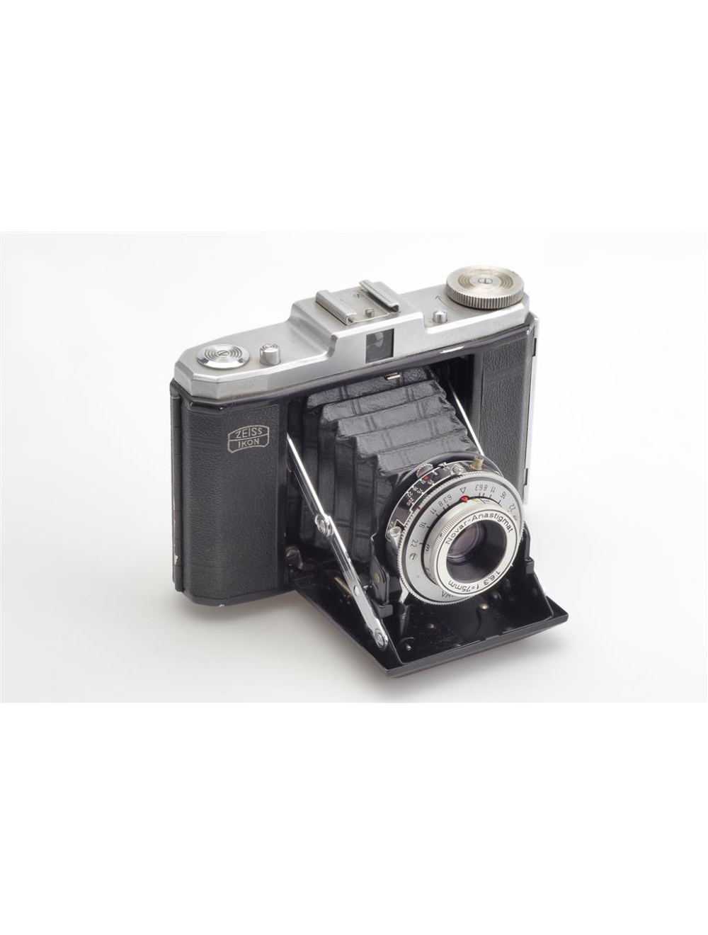 Zeiss Ikon Nettar 517/16 w. Novar-Anastigmat 6.3/75mm & Case