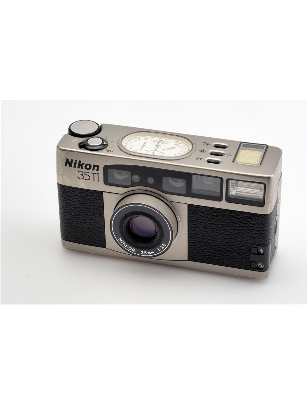Nikon 35 Ti Champagne w. Case 35mm Camera | JO GEIER