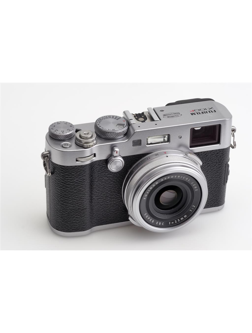 Fuji X100F Silver w. 2/23mm Super EBC & Box 13300 Exposures | JO GEIER
