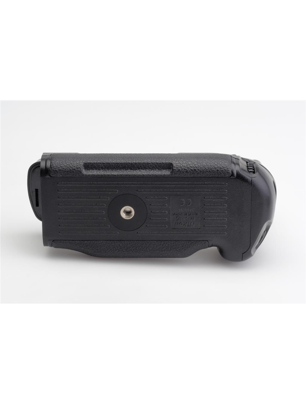 Nikon F100 Black Body w. MB-15 Motor | JO GEIER