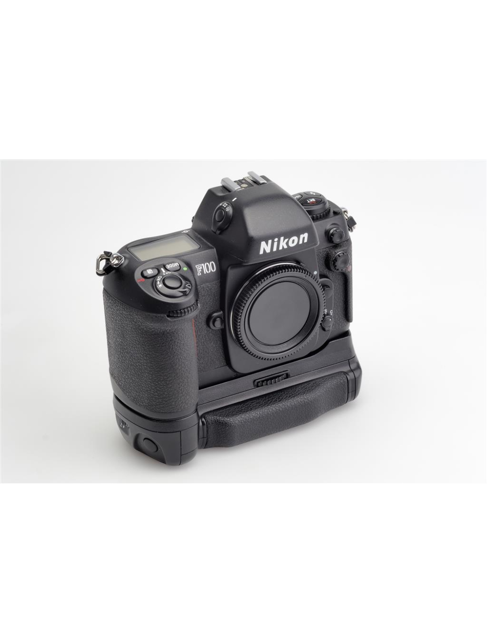 Nikon F100 Black Body w. MB-15 Motor | JO GEIER