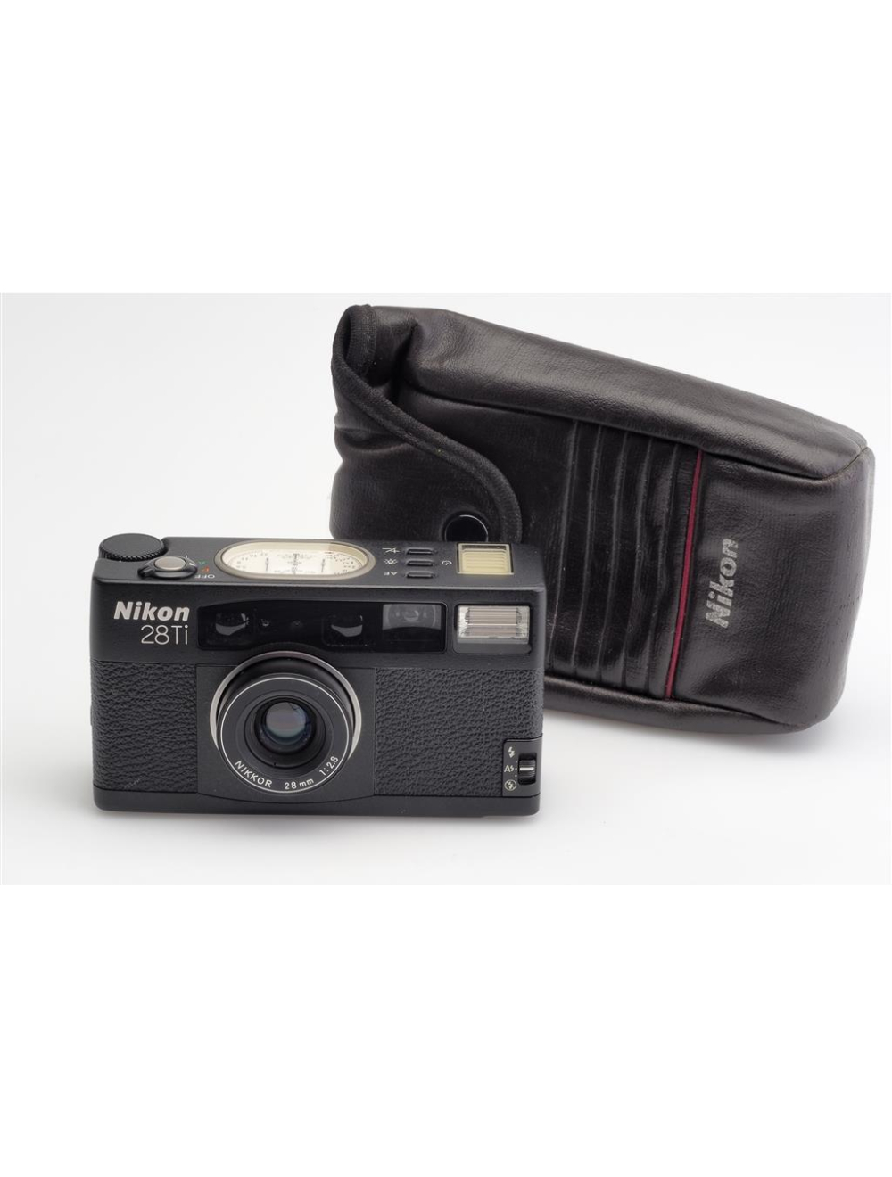 Nikon 28 Ti Black w. Case | JO GEIER