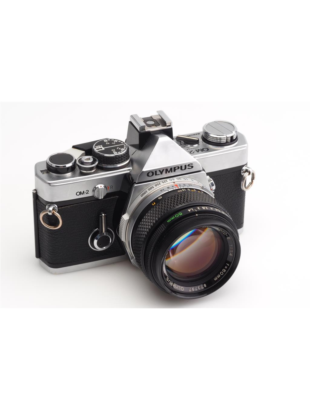 Olympus OM-2 Chrome w. 1.4/50mm Zuiko MC Auto-S | JO GEIER