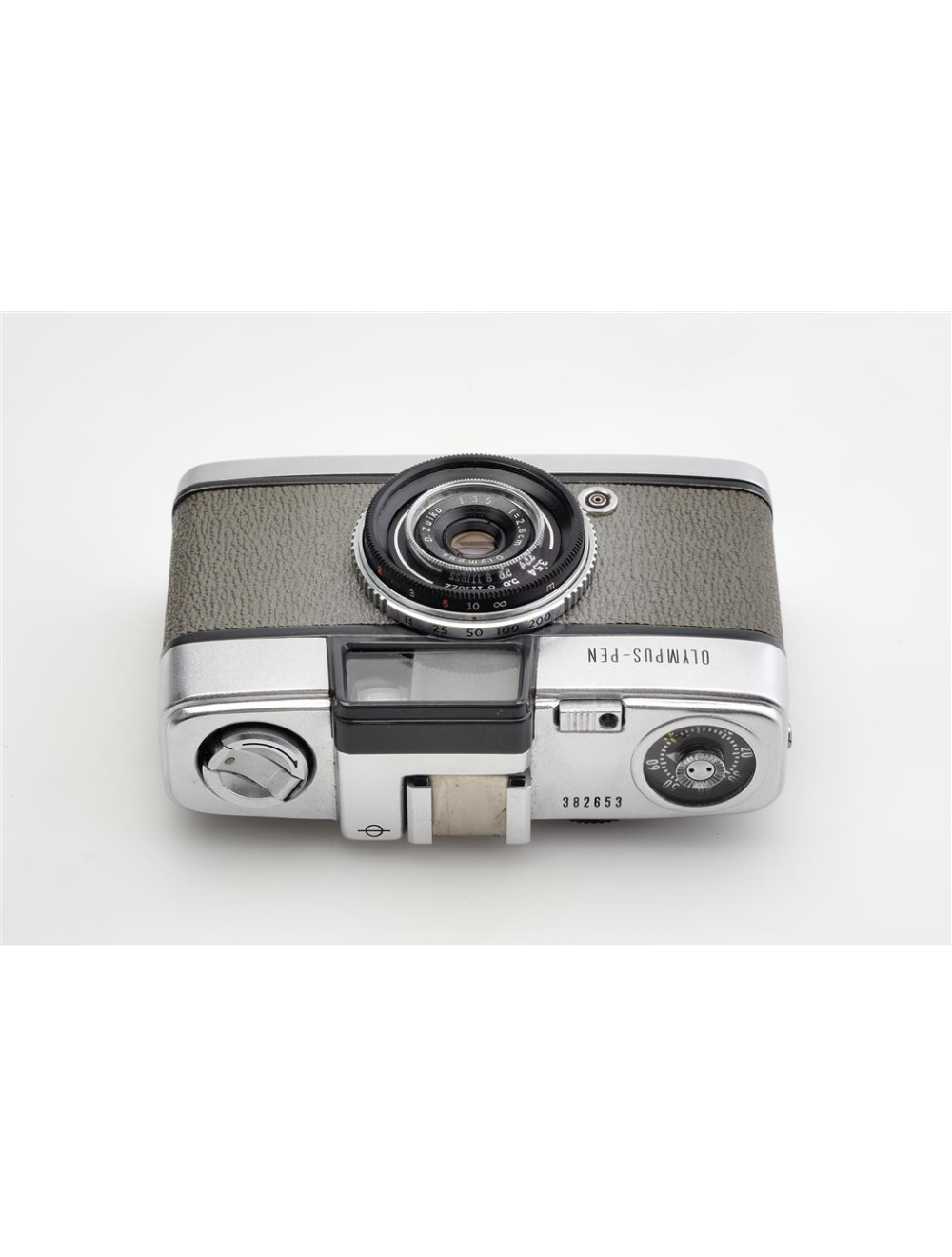 Olympus Pen Original w. 3.5/2.8cm & Case #382653 | JO GEIER