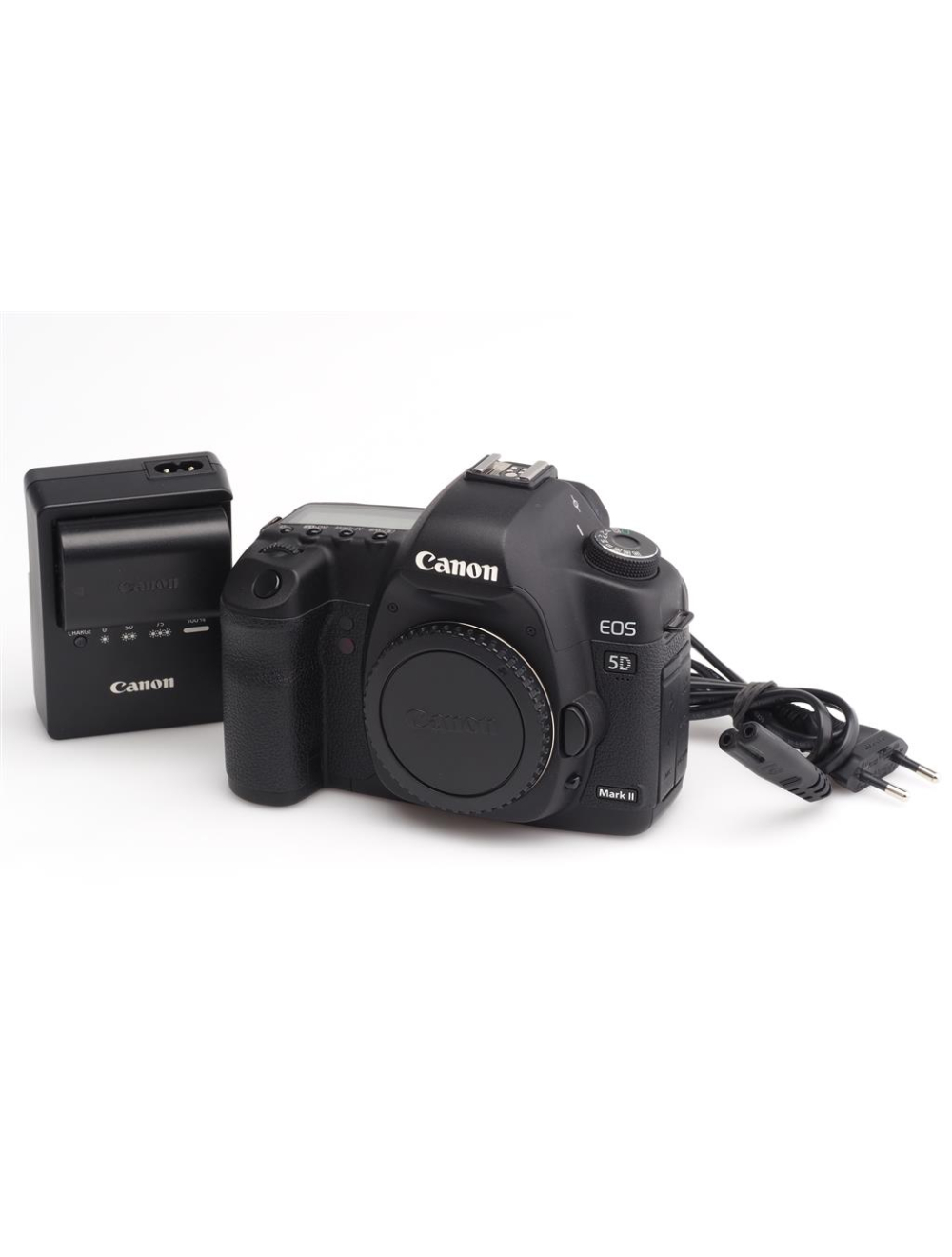 Canon EOS 5D Mark II Body w. Appr. 8500 Exposures 2x Battery | JO