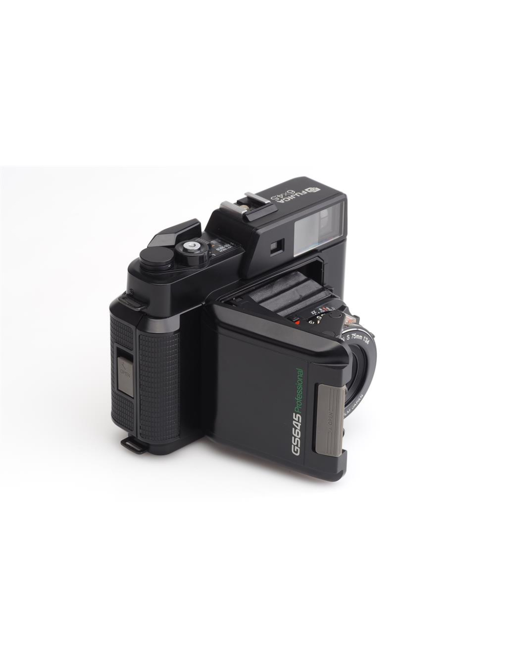 Fuji GS645 Professional 6x4.5cm Rangefinder Camera | JO GEIER