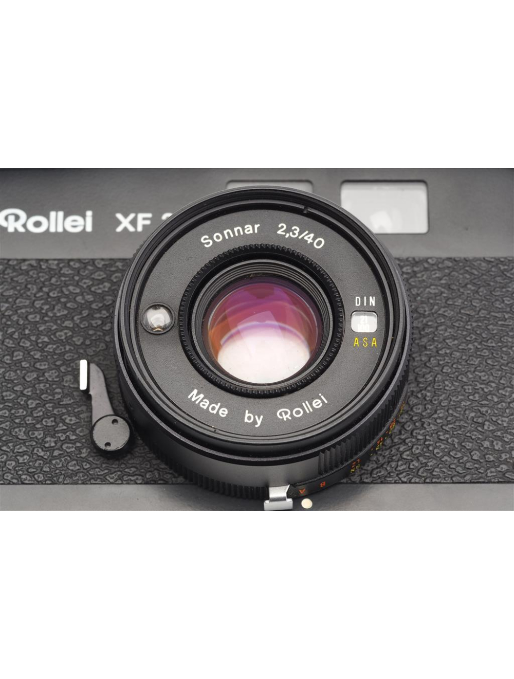 Rollei XF35 Black w. 2.3/40mm Sonnar & Case | JO GEIER