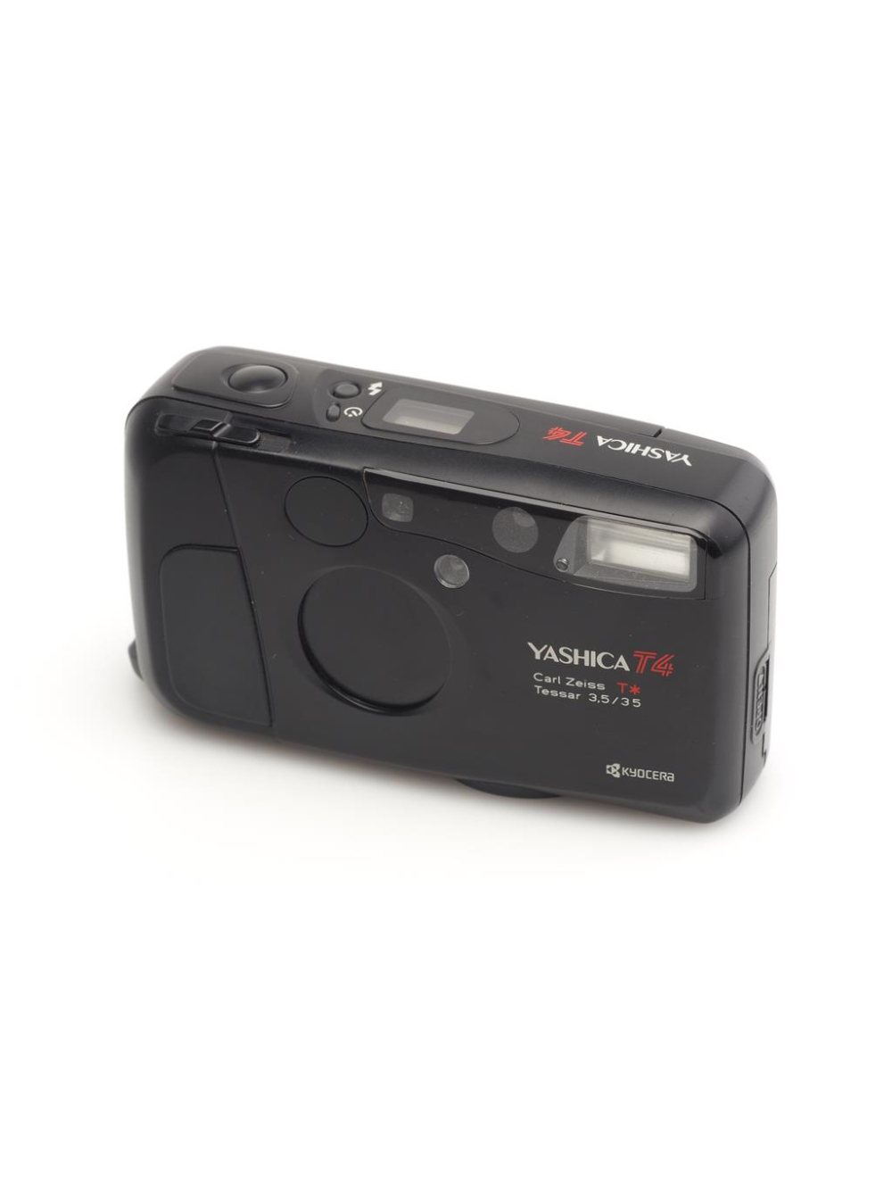 Yashica T4 w. Carl Zeiss Tessar 3.5/35mm T* Compact Camera Yashica T4 w. Carl Zeiss Tessar 3.5/35mm T* Compact Camera