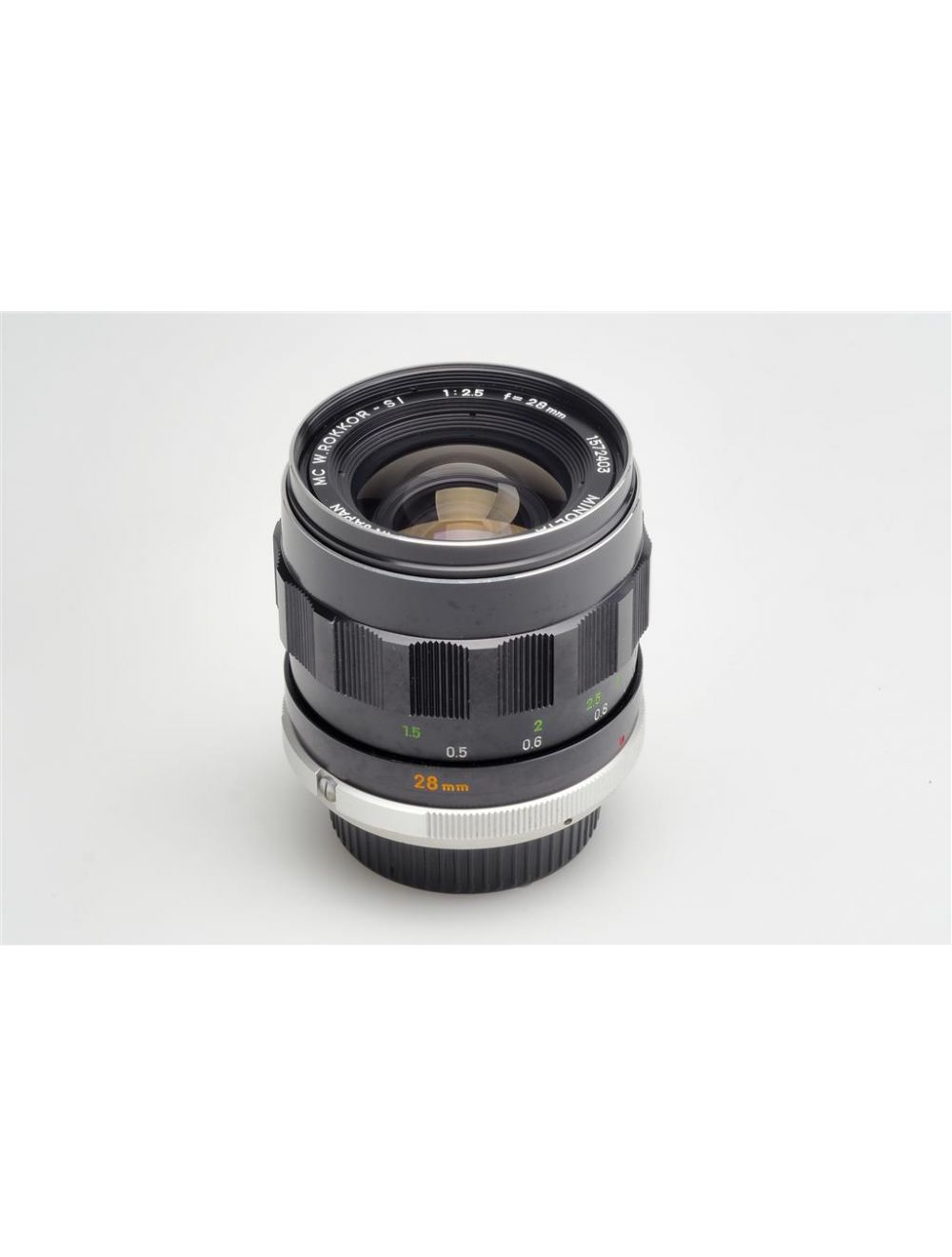 Minolta MC W.Rokkor - SI 2.5/28mm w. Hood #1572403 | JO GEIER